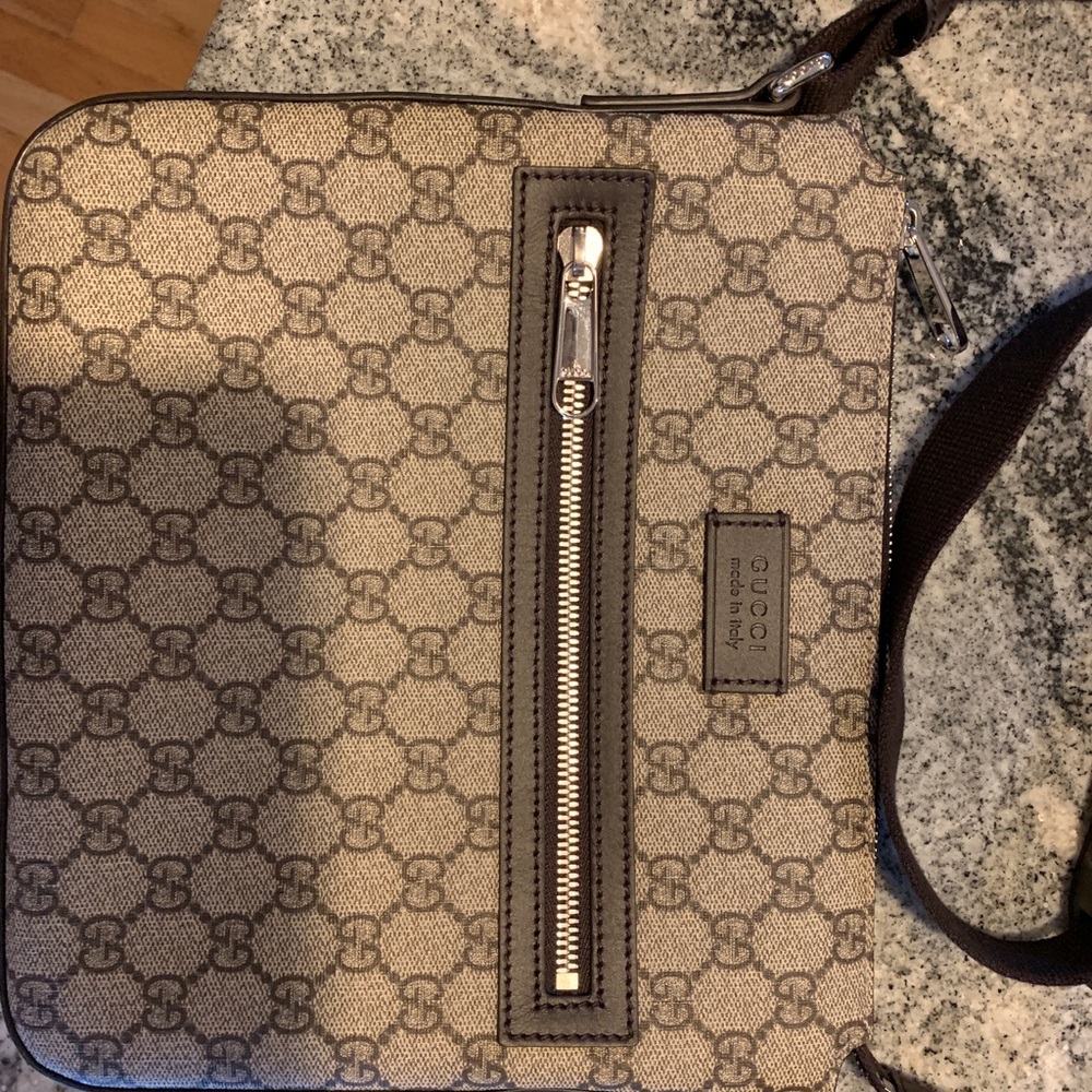 Gucci Supreme Messenger bag
